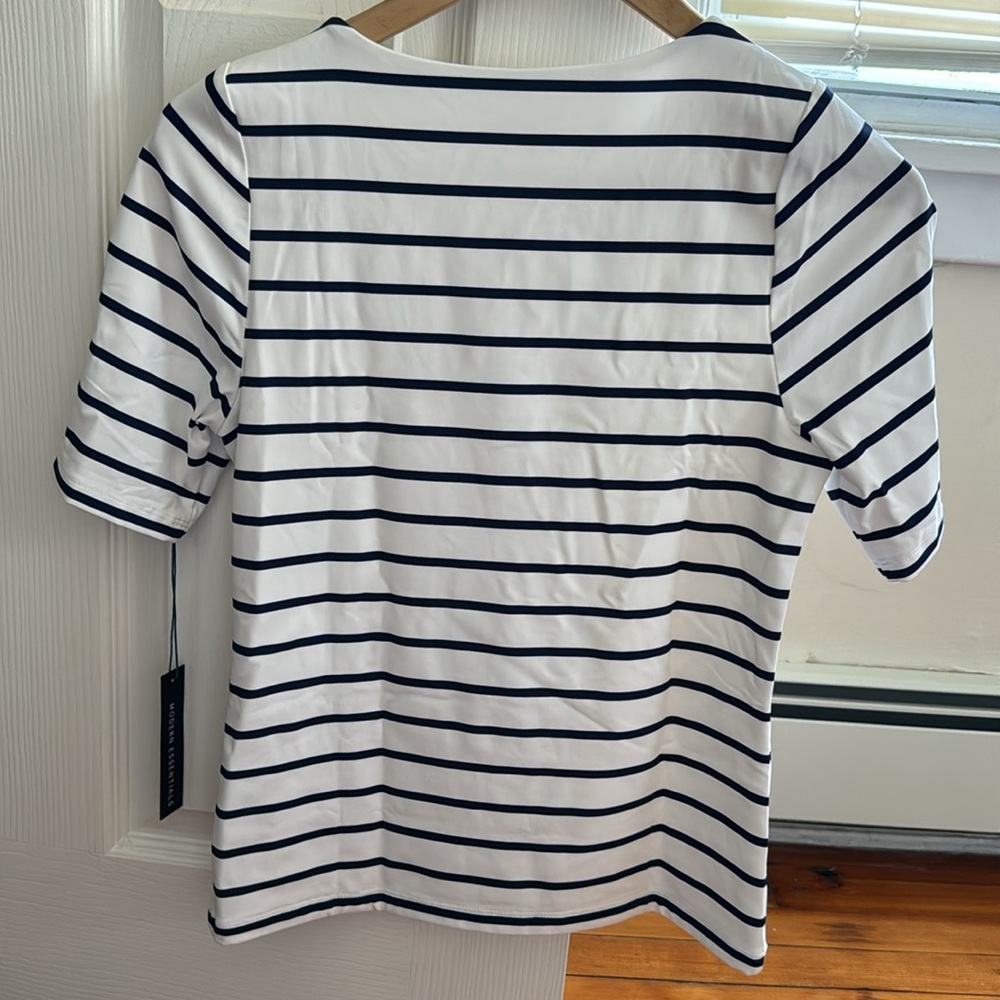 Tahari blouse - Picture 3 of 3